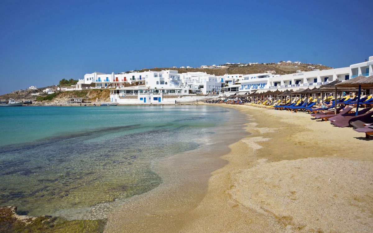 Platy Yialos Beach in Mykonos